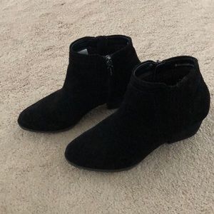 Blondo Valli Black Suede boots. Size 7.5M